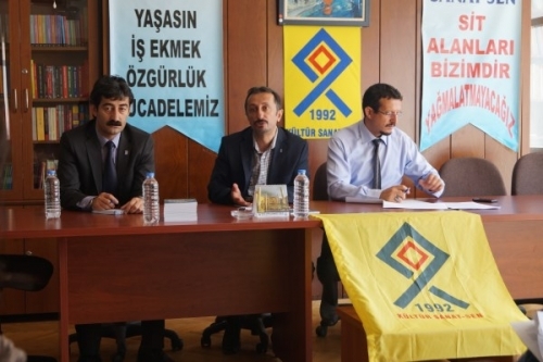 AKM BASIN TOPLANTISI