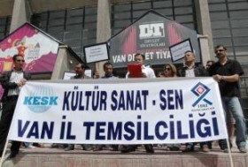 Van&rsquo;da Devlet Tiyatrolarının &Ouml;zelleştirilmesine Tepki